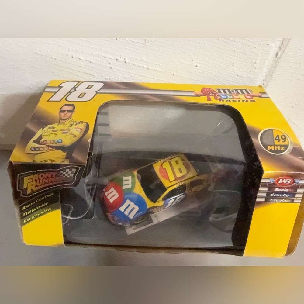 Winner's Circle Kyle Busch #18 M&M's 2009 Toyota Camry
